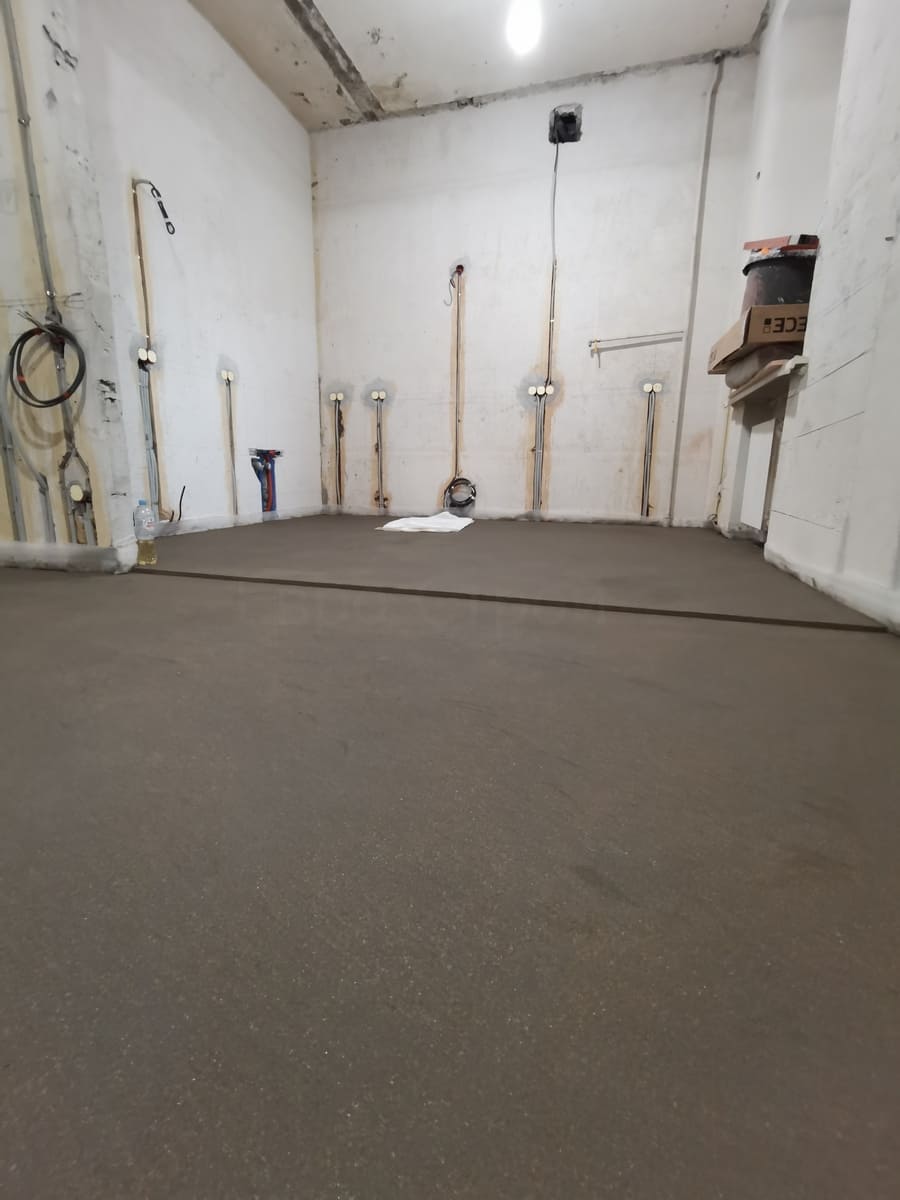 Стяжка пола в новостройке