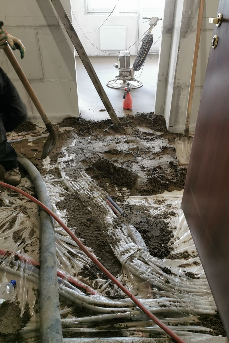 Заливка пола в новостройке