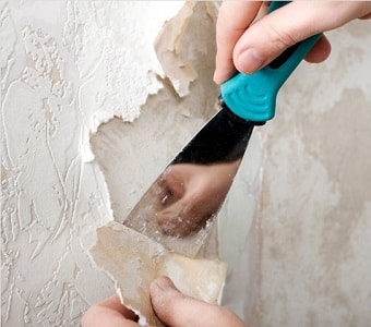 демонтаж обоев на кухне