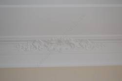 монтаж полиуретановых карнизов