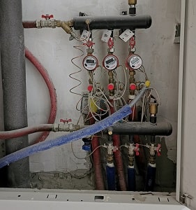 коллекторный шкаф отопления многоквартирного дома