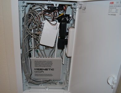 Слаботочный щит встроенный