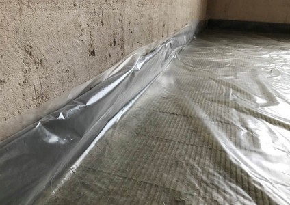 Монтаж бескаркасной звукоизоляции