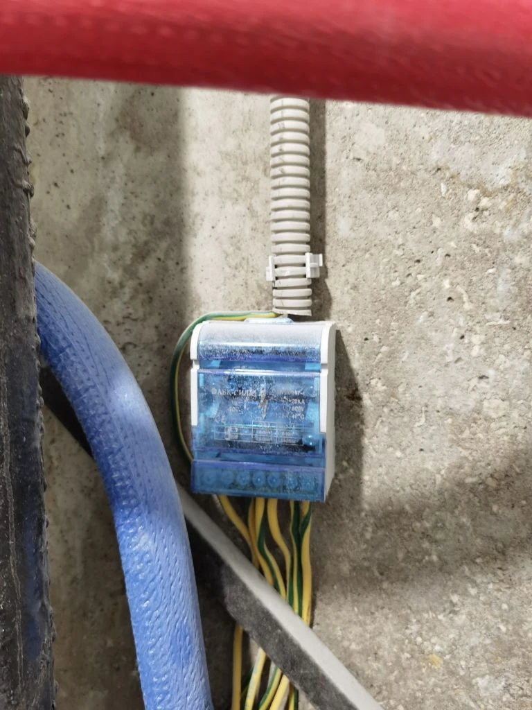 Монтаж коробки уравнивания потенциалов (КУП): подключение заземляющих проводников, обеспечение электробезопасности квартиры